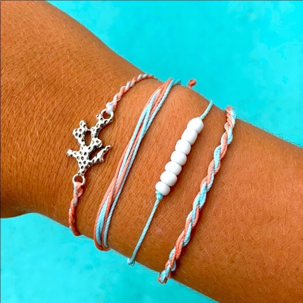 🌻Beautiful Adjustable Coral Bracelet Set🌻
